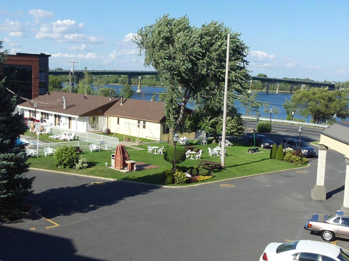 Auberge Harris Сен-Жан-сюр-Ришельо Екстериор снимка